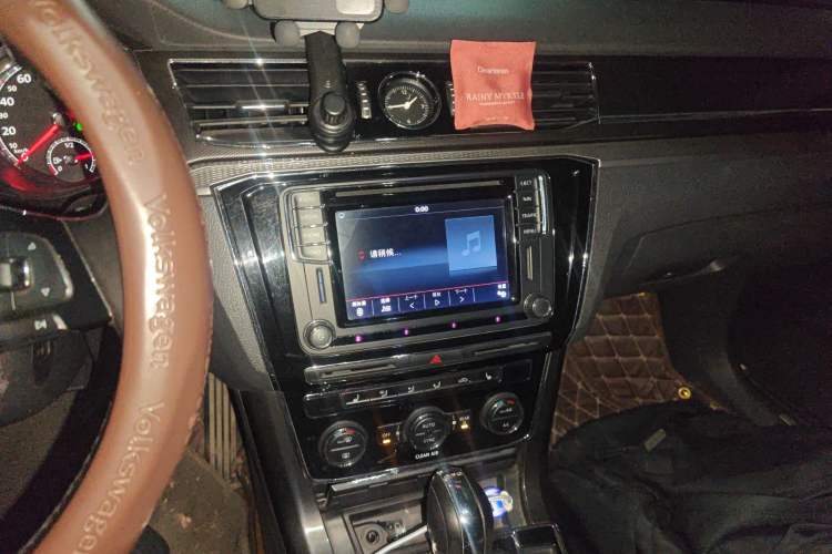 Used Volkswagen Passat 2016 380TSI DSG Prestige Edition Audio And AC Panel