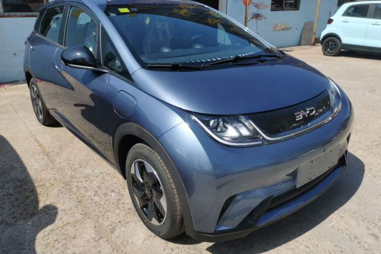 Used BYD Dolphin 2025 420km Free Edition Front Right 45 Deg