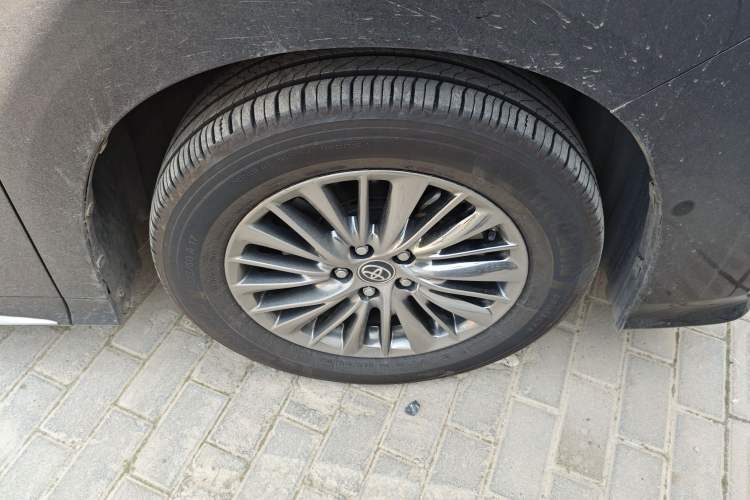 Used Toyota Alphard 2023 Dual-Motor 2.5L Premium Golden Edition