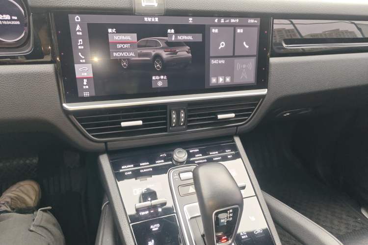 Used Porsche Cayenne 2018 Cayenne 3.0T Audio And AC Panel