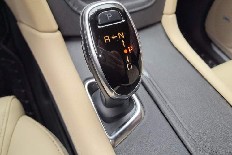 Used Cadillac XT5 2017 Anniversary Edition 28T Four-Wheel Drive Tech Model