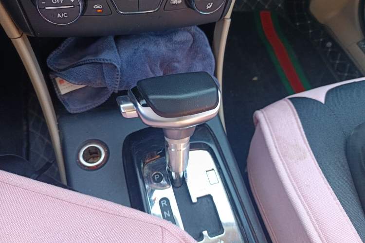 Used Bestune B50 2013 1.6L automatic luxury version
