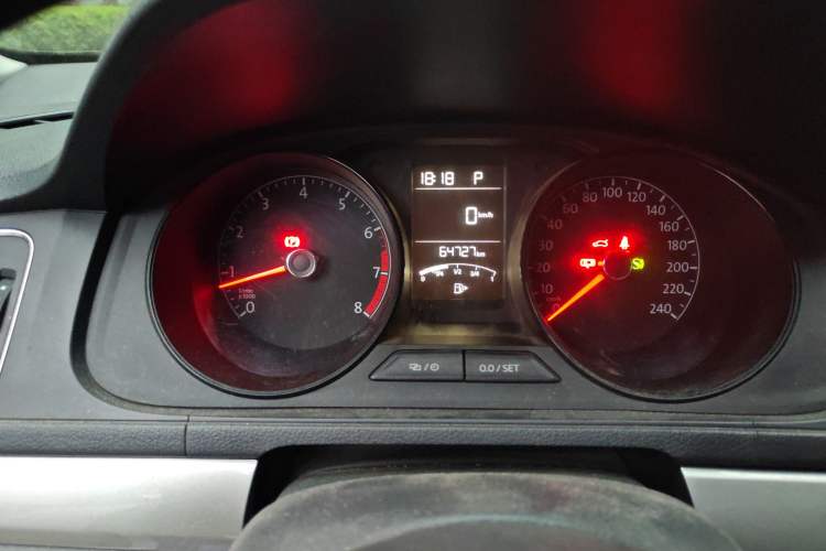 Used Volkswagen Lavida 2015 1.6L Automatic Fashion Edition Instrument Cluster