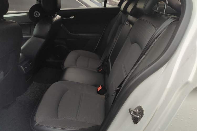 Used Qoros 3 2016 Urban SUV 1.6T Automatic Zhiyue Model Left Rear Seat