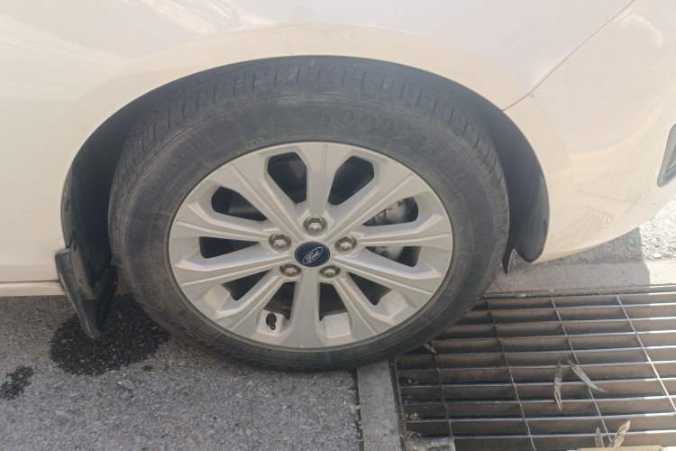 Used Ford Escort 2017 Happiness Edition 1.5L Automatic Fashion Version
