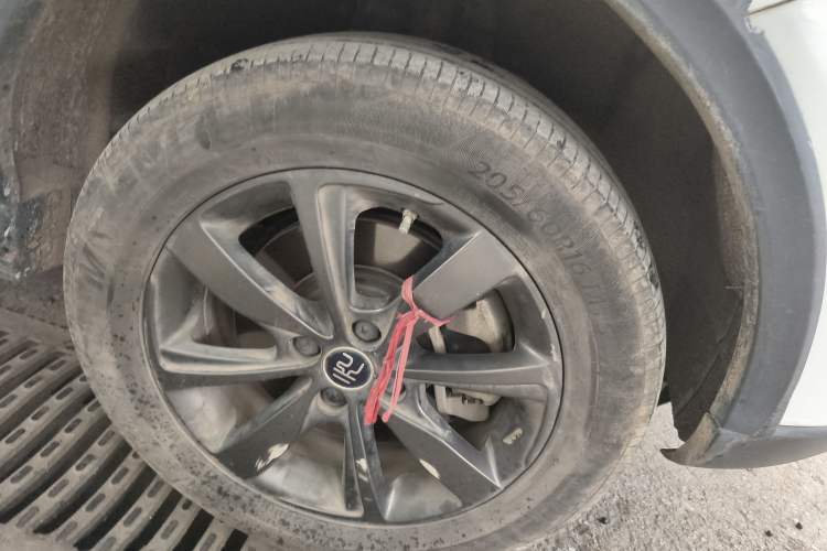 Used BYD Yuan New Energy 2019 EV360 Smart Connect Luxurious Model Right Front Wheel Hub