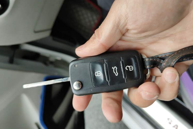 Used Volkswagen Sagitar 2015 1.6L Automatic Comfort Model Vehicle Key