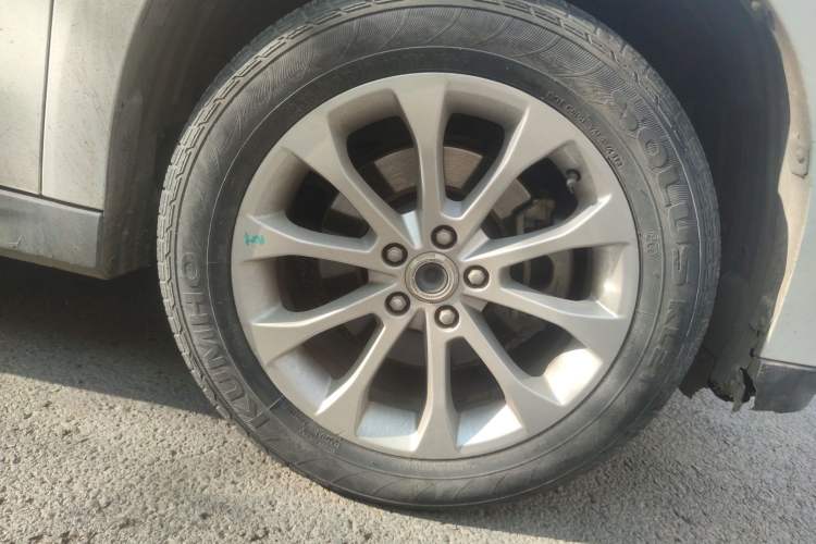 Used Haval H2 2017 Blue Label 1.5T Manual Two-Wheel Drive Luxury Model Right Front Wheel Hub