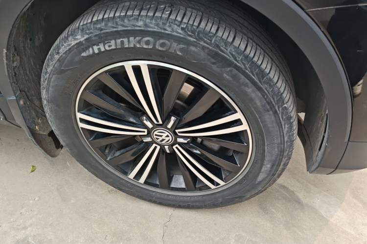 Used Volkswagen Tiguan L 2020 330TSI Automatic Two-Wheel Drive Panoramic Comfort Edition China VI Standard Right Front Wheel Hub