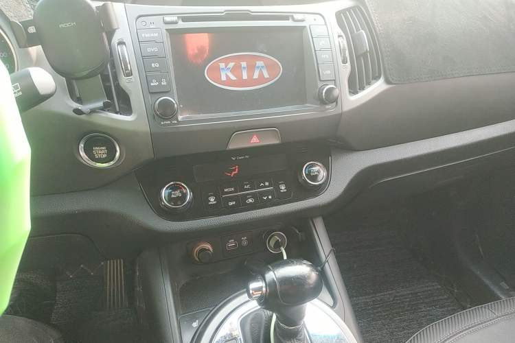 Used Kia Sportage R 2015 2.0L Automatic Two-Wheel Drive DLX Model Audio And AC Panel