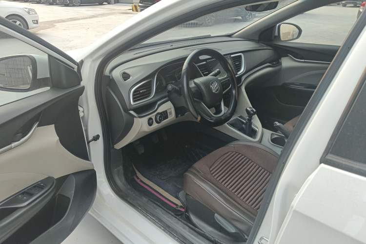 Used Buick GT 2018 15T Manual Elite Version China V Standard
