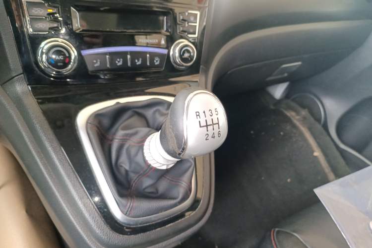 Used Haval H6 2016 Upgraded Model 1.5T Manual Two-Wheel Drive Value Edition
