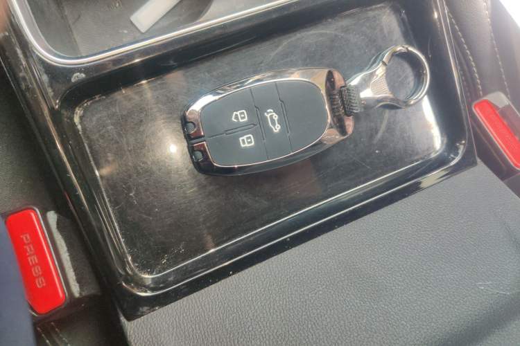 Used SAIC MAXUS EUNIQ 5 