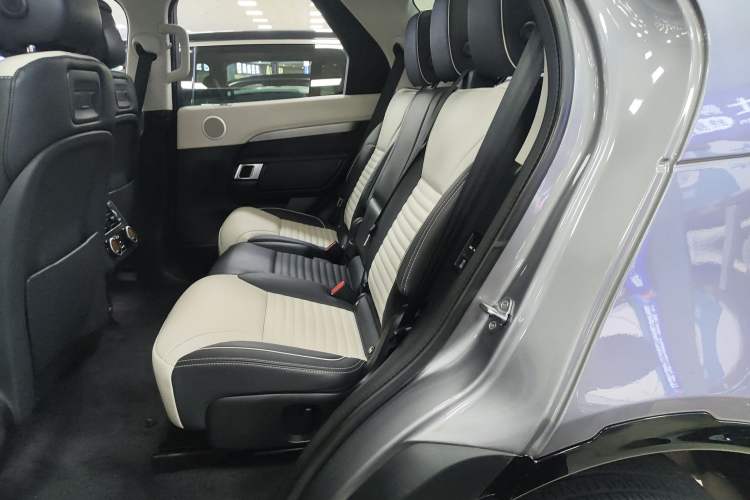 Used Land Rover Discovery 2021 360 PS R-Dynamic HSE Left Rear Seat