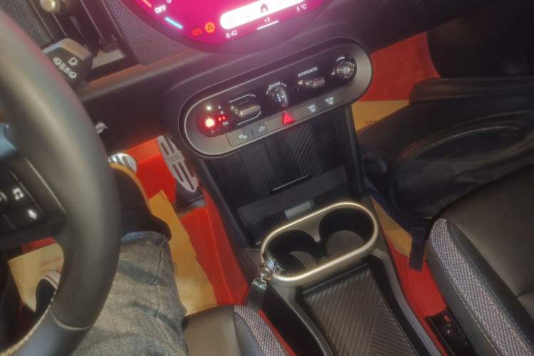 Used MINI MINI 2025 1.5T COOPER Classic Edition