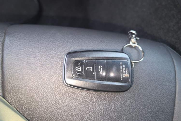 Used Toyota Camry 2021 2.0G Luxury Edition
