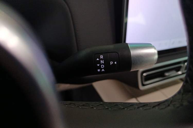 Used Li Auto L8 2025 Ultra Smart Refreshed Edition Gear Lever