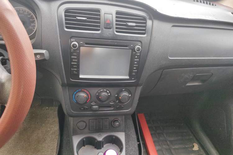 Used Dongfeng Fengon 330 2014 1.5L Manual Standard Edition DK15-02 Audio And AC Panel