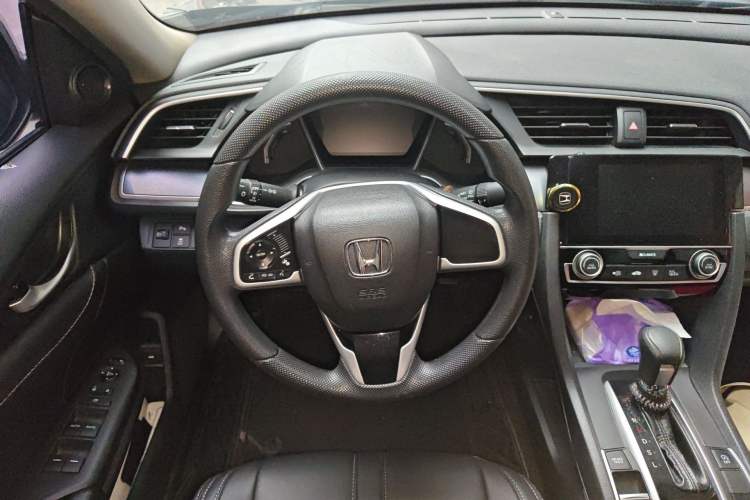 Used Honda Civic 2016 220TURBO CVT Luxury Edition
