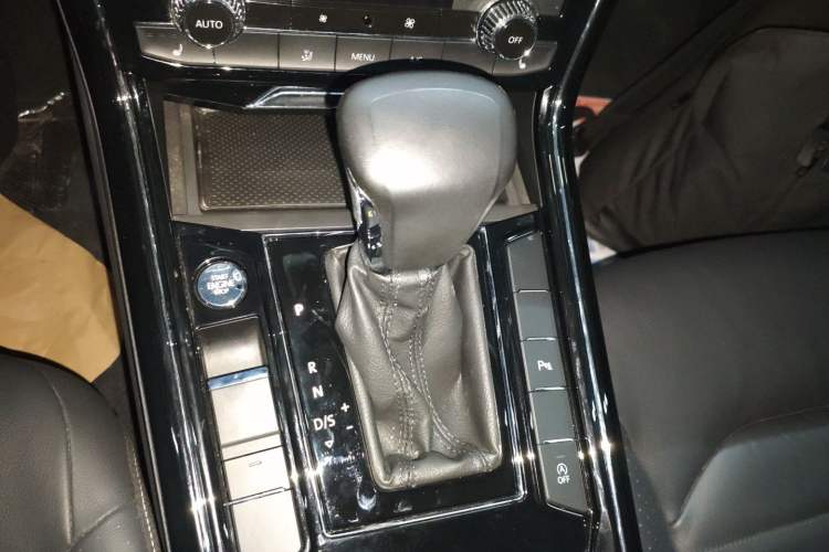 Used Volkswagen Phideon 2019 380TSI Two-Wheel Drive Business Edition China VI Standard