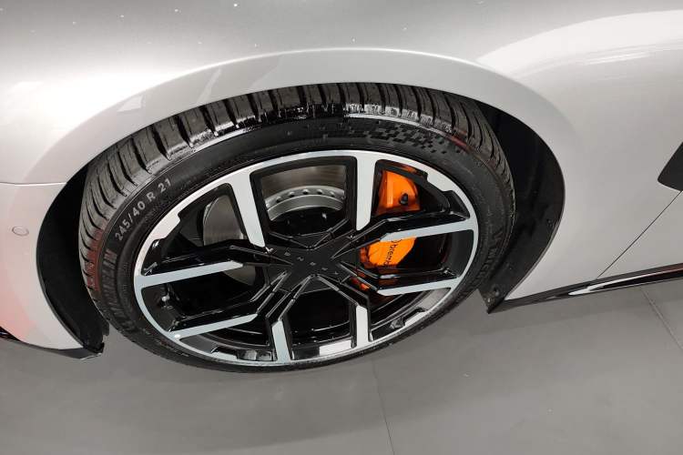 Used XPeng P7 2025 Model—820 Ultra Long Range Ultra
