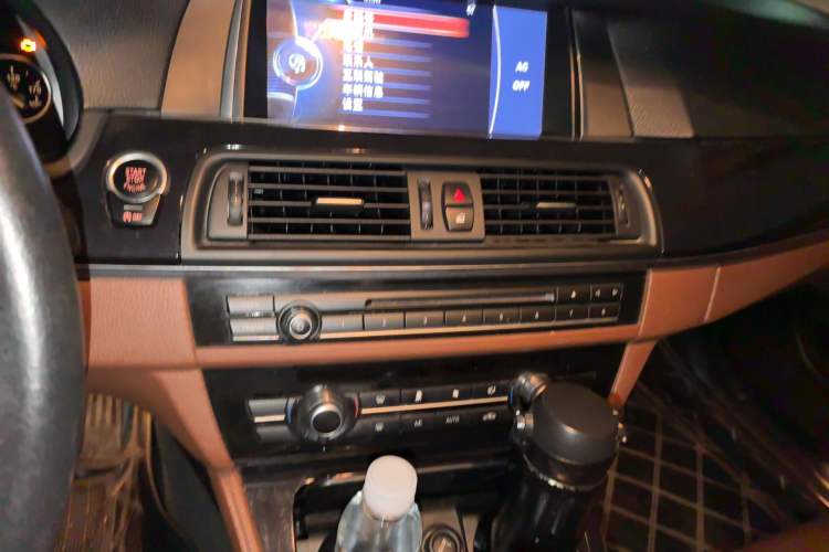 Used BMW 5 Series 2014 528Li Leading Model
