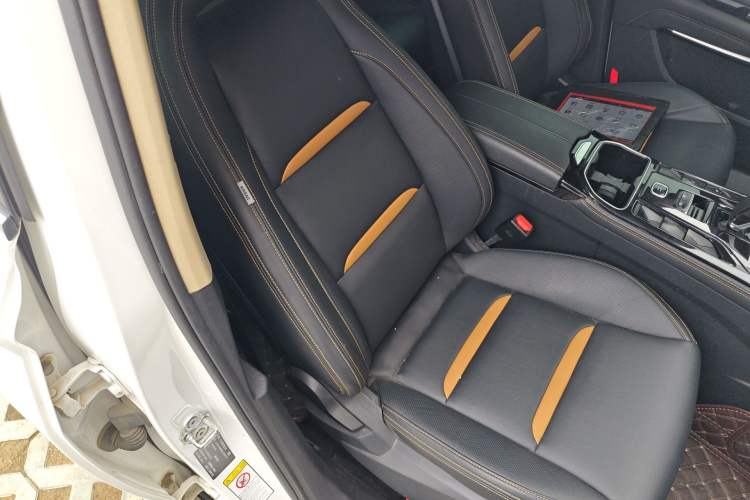 Used Bestune T77 2020 PRO 280 TID Automatic Luxury Model Right Front Seat