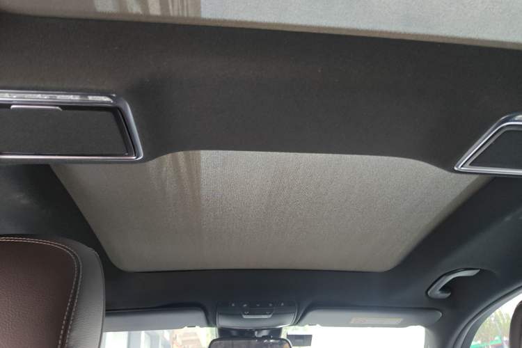 Used Mercedes-Benz GLC 2019 Facelift GLC 260 L 4MATIC Luxury Model
