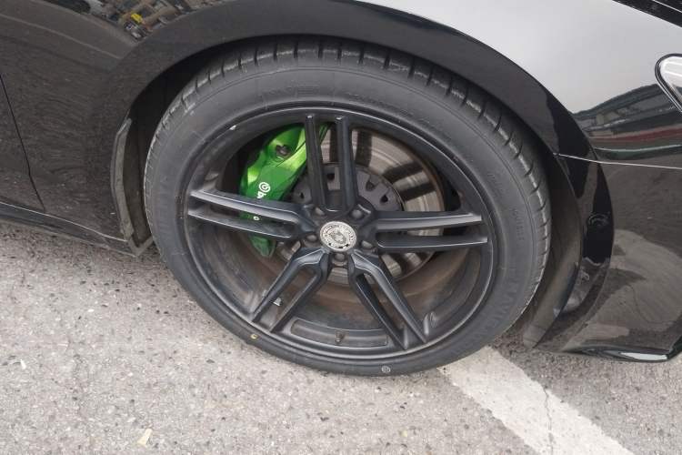 Used Audi A7 2019 55 TFSI quattro Competition Edition Right Front Wheel Hub