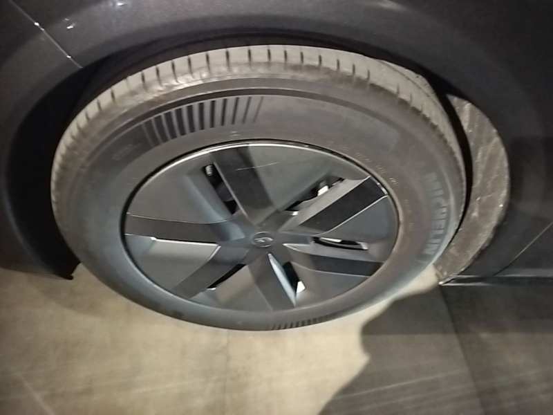 Used Li Auto MEGA 2025 Home Family Special Edition — 22