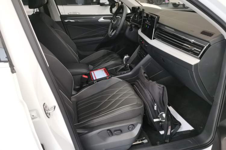 Used Volkswagen Tiguan L 2024 Outstanding Model 330TSI Automatic Two-Wheel Drive R-Line Dragon Glory Edition