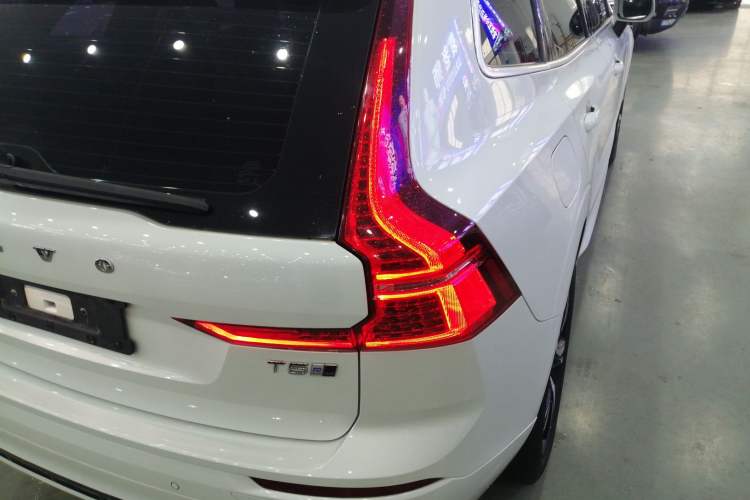 Used Volvo XC60 2019 T5 4x4 Zhiyuan Edition China VI Standard
