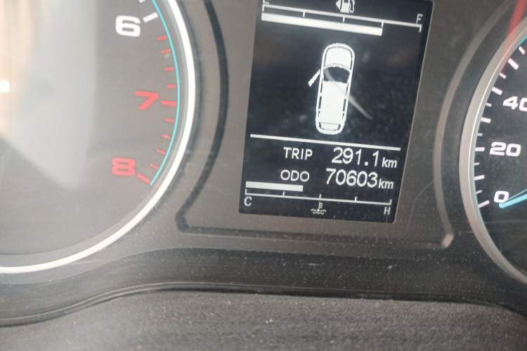 Used JAC Refine M4 2022 2.0L CNG Manual Commercial & Travel Version
