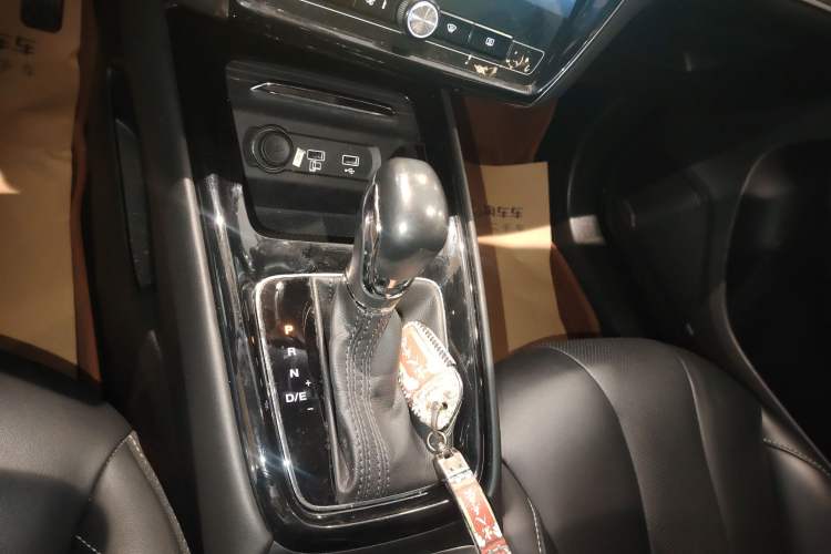 Used Roewe i5 2020 1.5L Automatic 4G Connect Luxury Flagship Edition