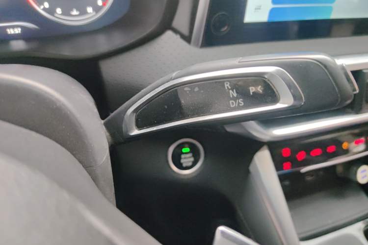 Used SAIC MAXUS G50 2021 PLUS 1.5T Automatic Cruise Version Gear Lever