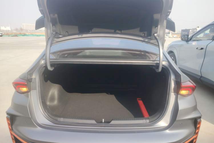 Used GAC Trumpchi EMPOW 2023 400T Automatic R MAX
