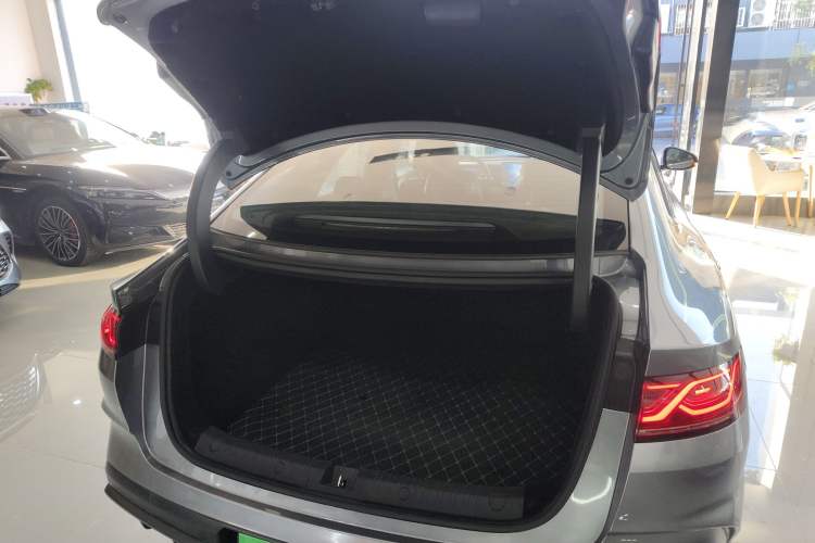 Used BYD Qin L 2025 DM-i Smart Drive 120KM Leading Model