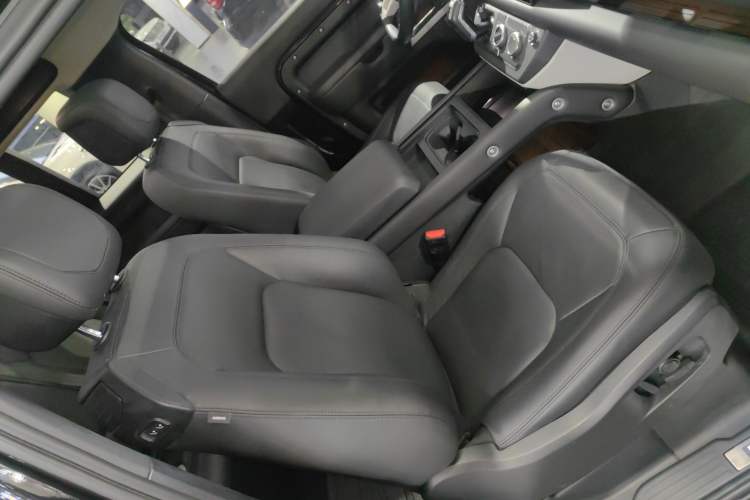 Used Land Rover Defender 2023 Facelift 90 3.0T P400 XS Right Front Seat