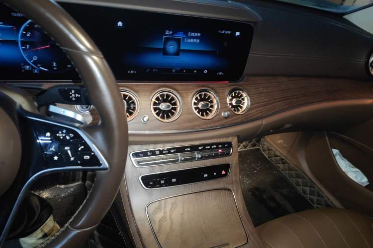 Used Mercedes-Benz E-Class 2022 Revised Version E 300 L Luxury Edition Audio And AC Panel