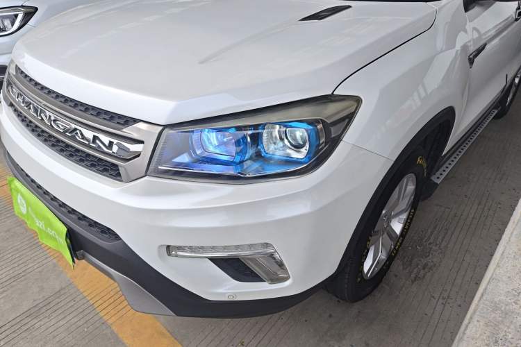 Used CHANGAN CS75 2017 Shangkui Edition 1.5T Automatic Fengxiang Model Left Front Headlight