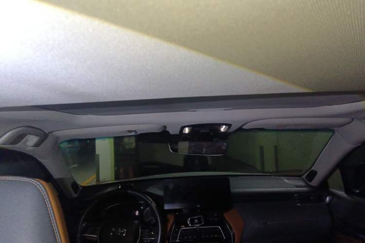 Used Toyota Venza 2022 2.0L CVT Two-Wheel Drive Prestige Edition Headliner