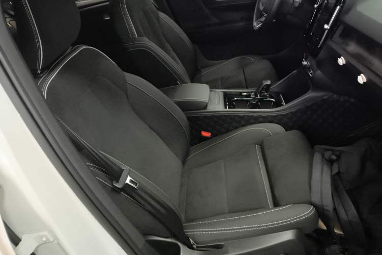 Used Volvo C40 2022 Long-Range PRO Version Right Front Seat