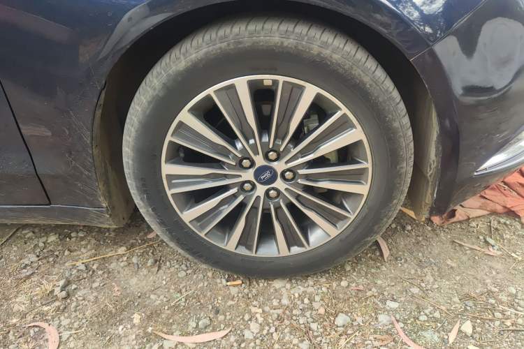 Used Ford Mondeo 2017 EcoBoost 180 Luxury Model
