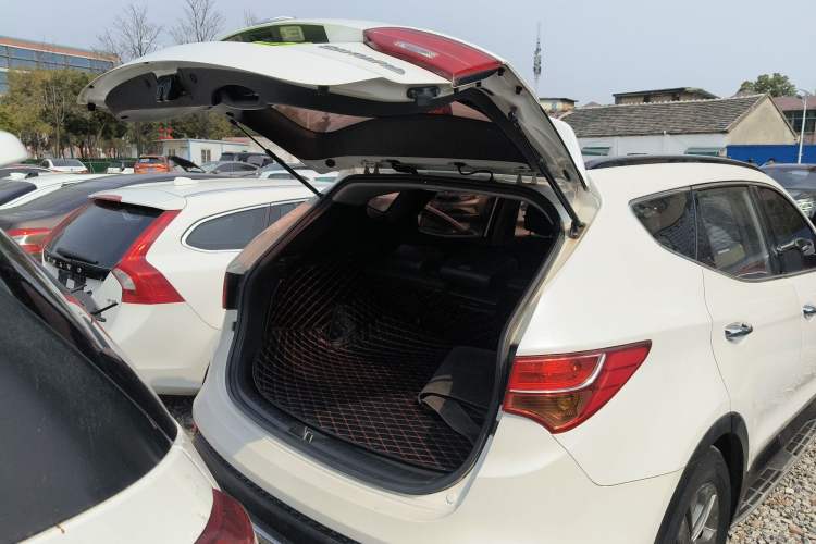 Used Hyundai Santa Fe 2013 2.4L Automatic Two-Wheel Drive Smart Version