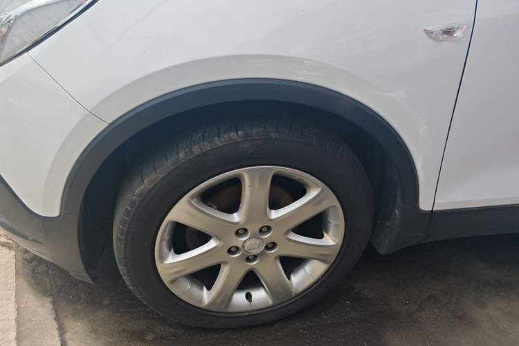 Used Buick Encore 2015 1.4T Automatic Two-Wheel Drive Urban Leading Model Left Front Wheel Hub