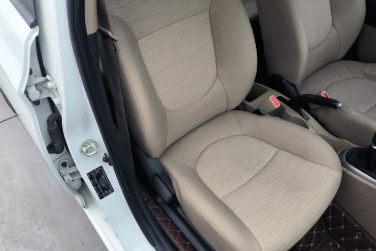 Used Hyundai Verna (older generation) 2016 1.4L Manual Smart GLS Trim