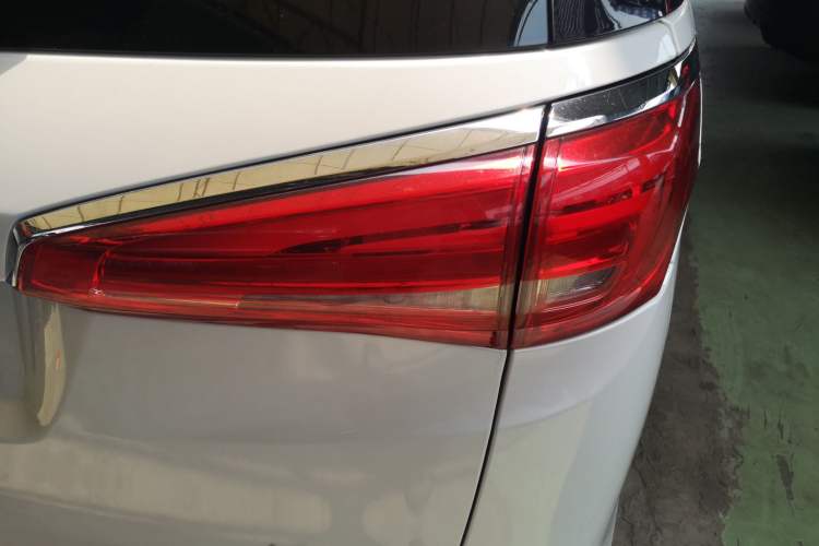 Used Buick GL8 2017 ES 28T Premium Version China V Standard Exterior 3