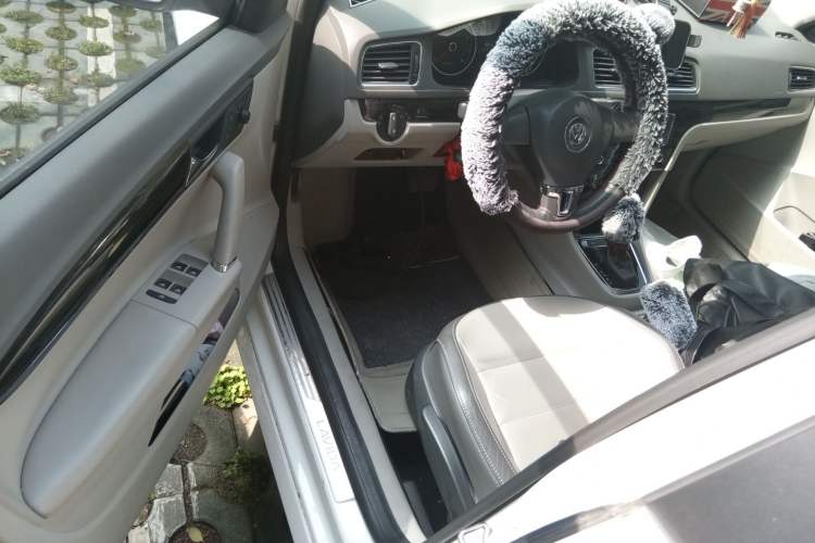 Used Volkswagen Gran Lavida 2013 1.6L Automatic Comfort Model Driver Seat