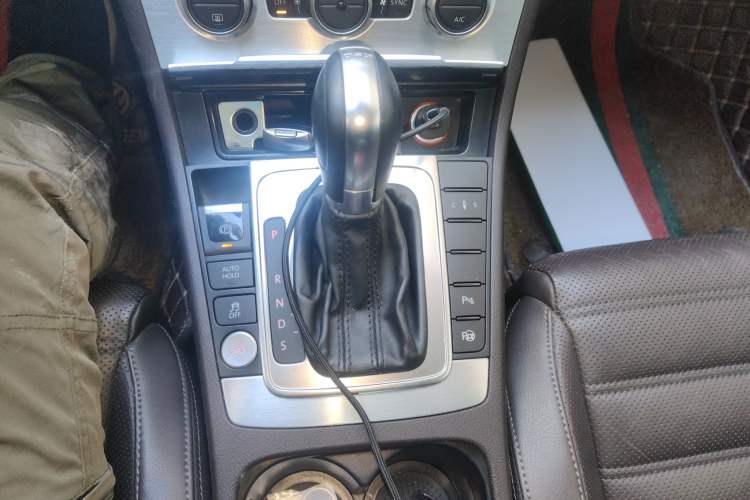 Used Volkswagen FAW-Volkswagen CC 2015 2.0 TSI Ultimate Model Gear Lever