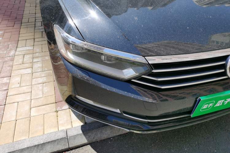 Used Volkswagen Magotan 2018 330TSI DSG Luxury Model Right Front Headlight